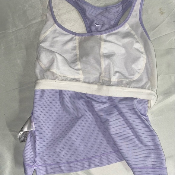 Nike Dri-Fit Workout Crop, Size Medium, Lavender/Purple - Picture 4 of 8